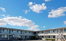 Super 8 By Wyndham Ontario